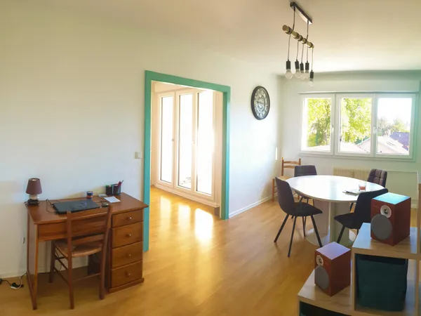 F3 lumineux en excellent état avec balcon, garage, cave et séchoir - Luxeuil-les-Bains
