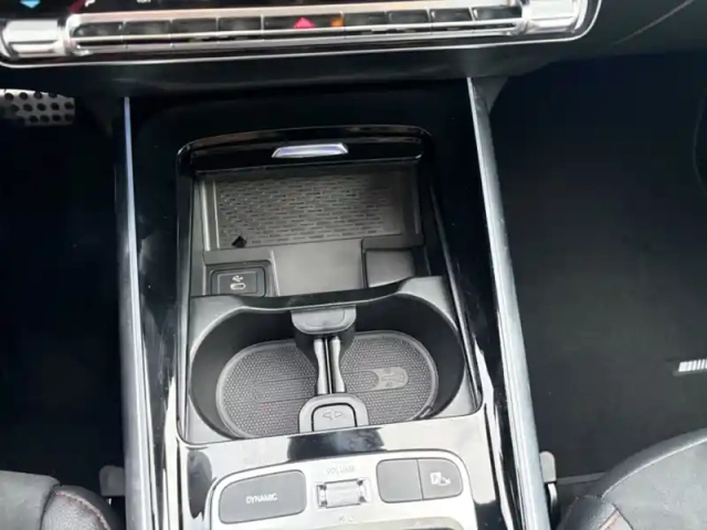 Mercedes Gla 250 e hybrid eq amg line — photo 20