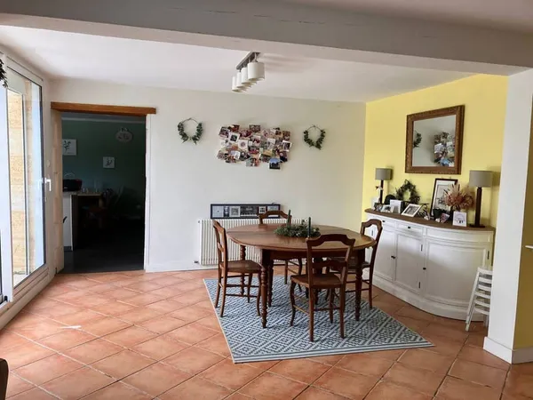 Maison 8 pièces 210 m²