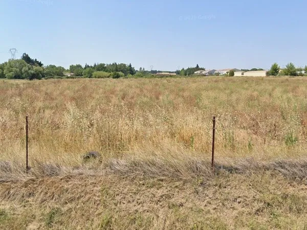 Terrain 300 m²