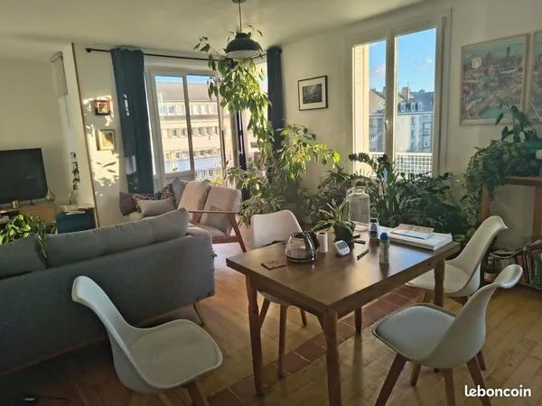 F3 meublé 82m2-Quai de Juillet-Balcon, ascenseur, cave