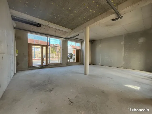 Boutique 277 m² NOISY LE SEC