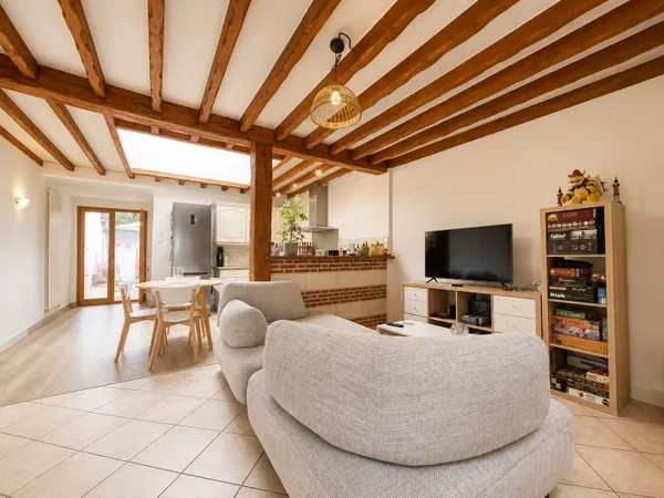 MAISON 3 CHAMBRES AVEC COUR ET GARAGE