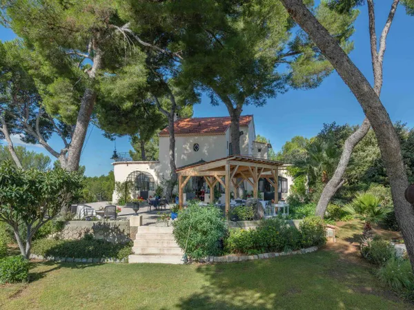 Maison 7 pièces 195 m²