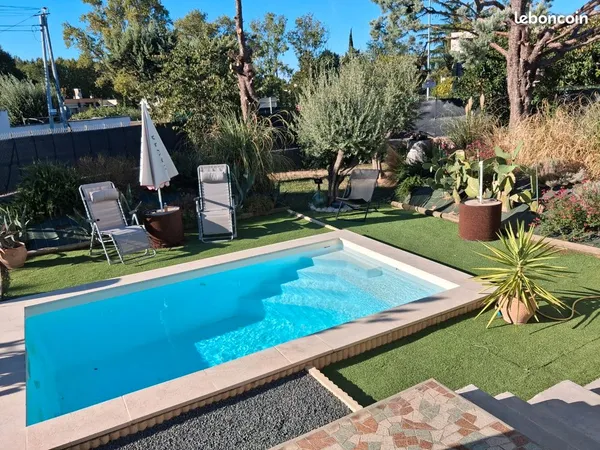 Maison de plain pied avec piscine