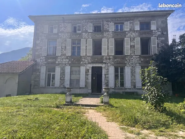 Appartement T3 dans une maison de maître