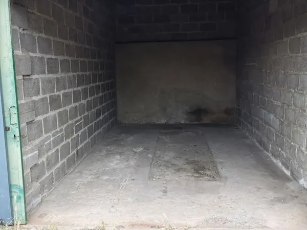 Box / garage fermé à louer 14m2 quartier la madeleine