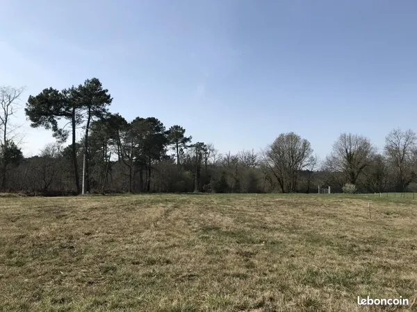 Terrain 1 599 m² Eyraud Crempse Maurens