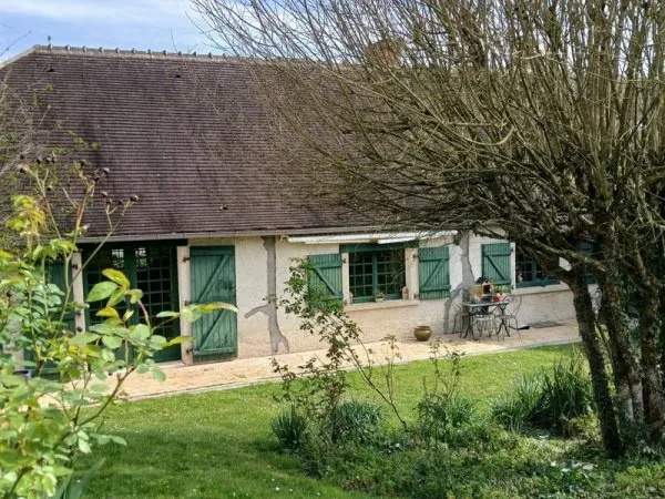 Maison, batiment et 11 hectares de terres agricoles groupées