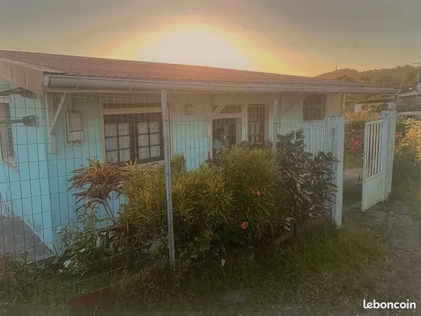 Maison avec appartement indépendant - Rivière-Pilote