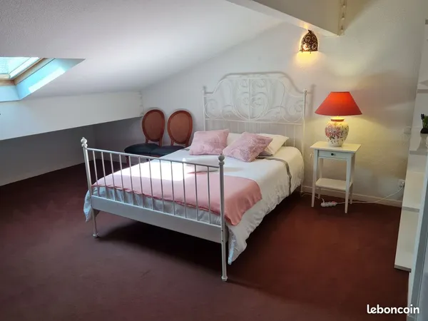 Grande Chambre meublée de 19 m2 à 25mn de Bordeaux St Jean