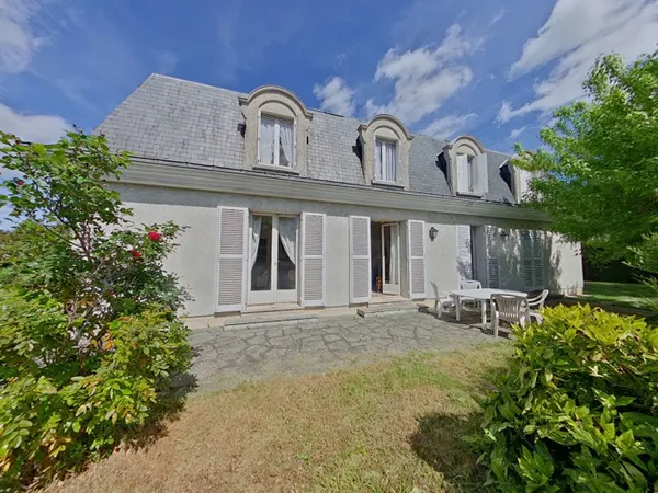Maison Chatellerault 9 pièce(s) 223 m2