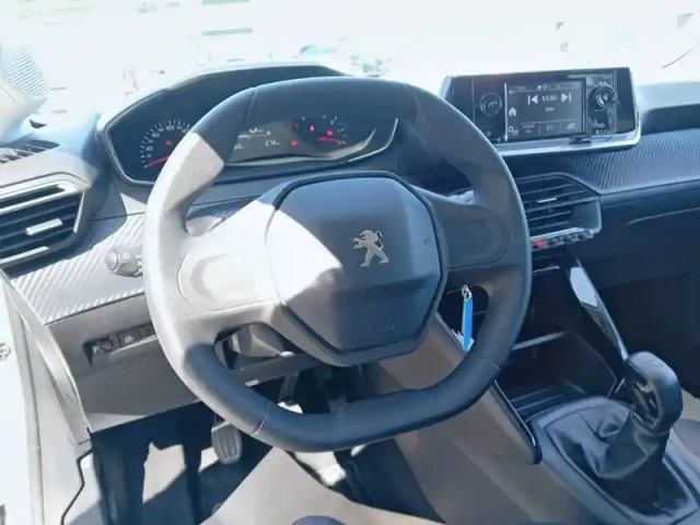 Peugeot 208 puretech 75 s&amp;s bvm5 — photo 9
