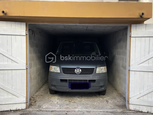 Parking 17 m²