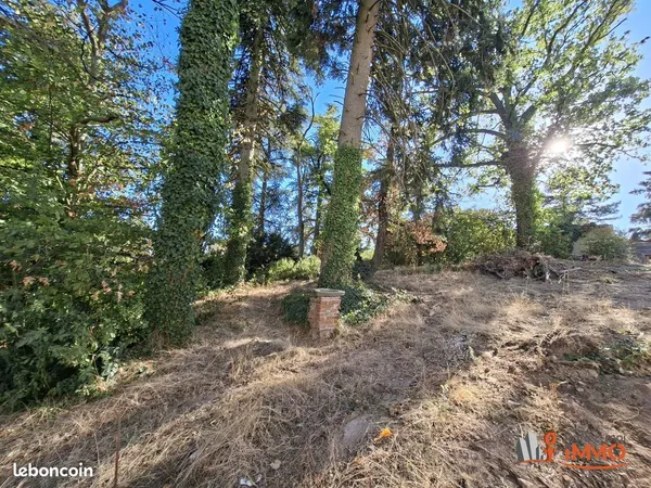 Terrain 1800 m² Saint-Galmier