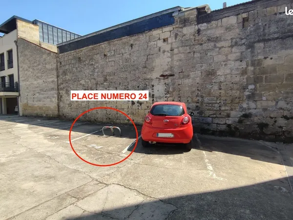 Place de parking extérieure sécurisée - Bordeaux, rue Monadey - 24 450