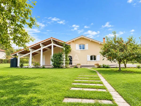 Maison Saubrigues 7 pièce(s) 200 m2