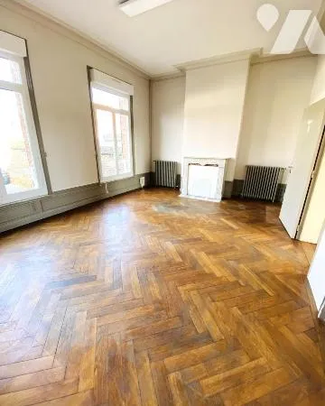 Maison 8 pièces 256 m²