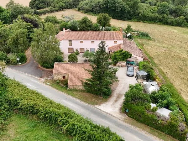 Maison 11 pièces 300 m²