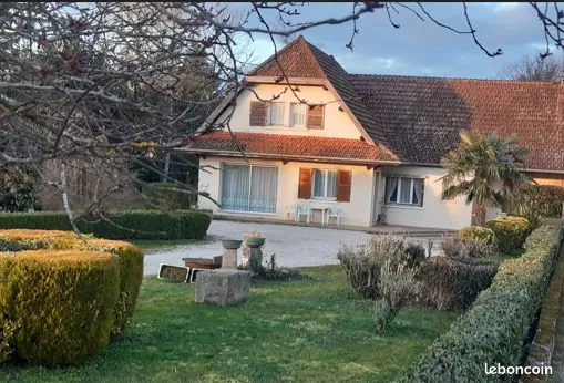 Maison de plain pied sur belle propriété