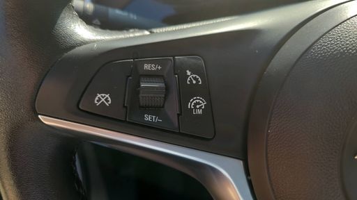 Opel Adam 1.4 87 - Rocks – 2018 – 129788 km – Essence – Boîte Manuelle — photo 10