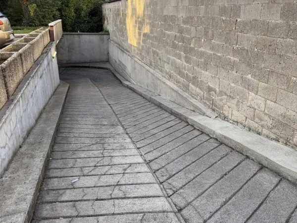 Parking 12 m²