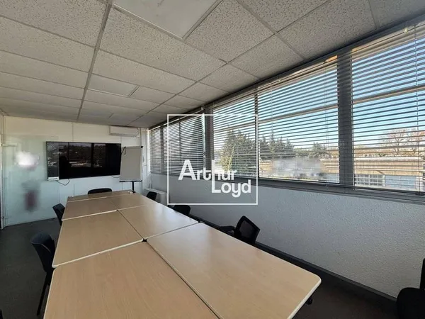 Bureaux 76 m²