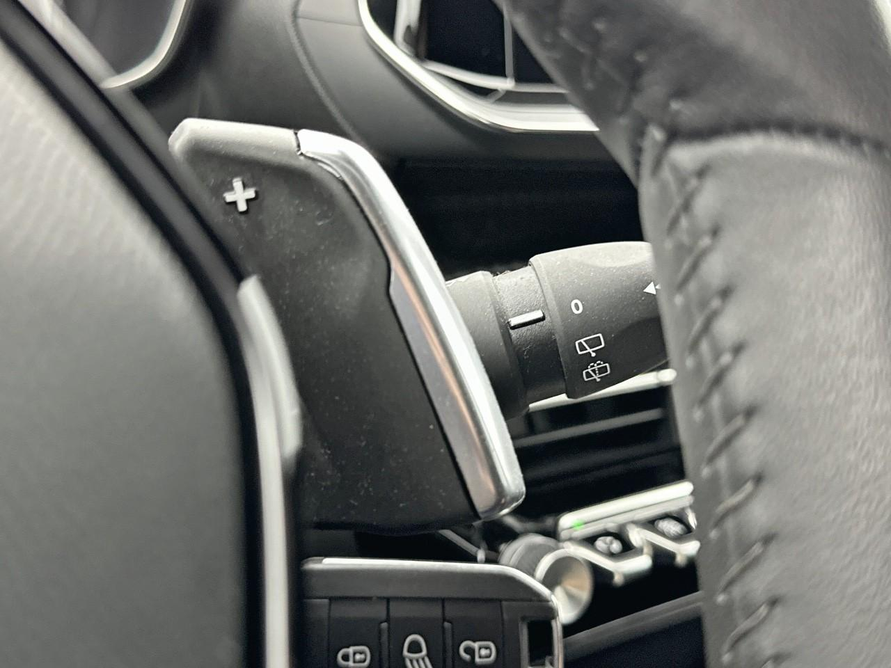 Peugeot 2008 puretech 130 s&s eat8 style — photo 18
