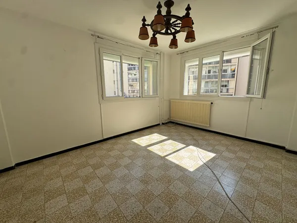 TOULON-CLARET : Appartement T3 avec ascenseur