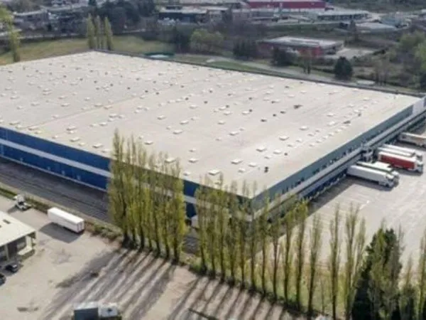 Entrepôt 14250 m²