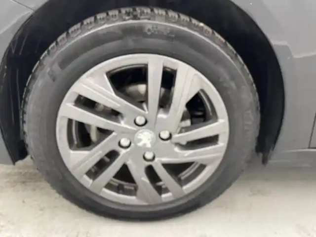 Peugeot 208 puretech 75 s&amp;s bvm5 — photo 17