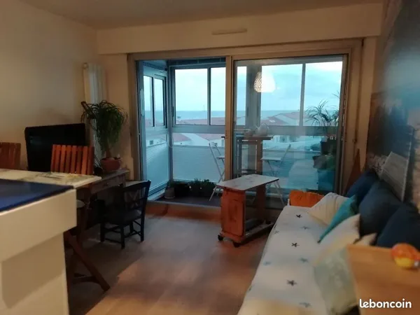 Location studio 34 metres carré La Chaume vue mer