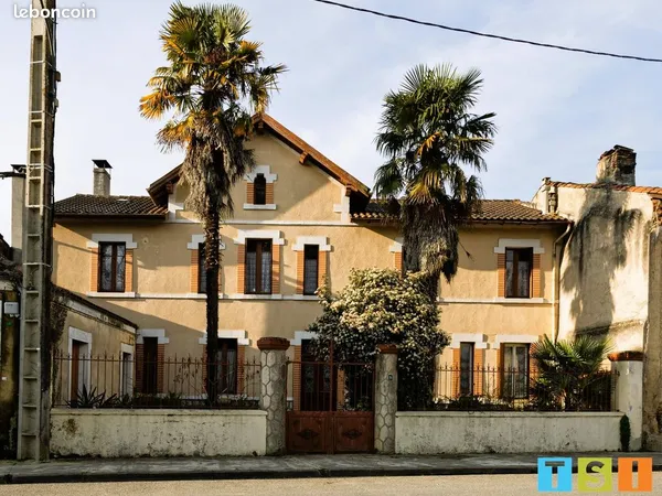 Maison 8 pièces 250 m²
