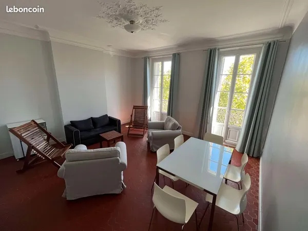 À louer - Grand T2 meublé de 66 m² - Toulon centre - Ascenseur - 880 CC