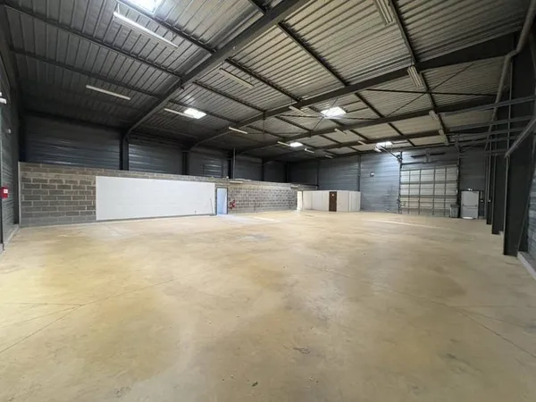 Local d'activité 452 m²