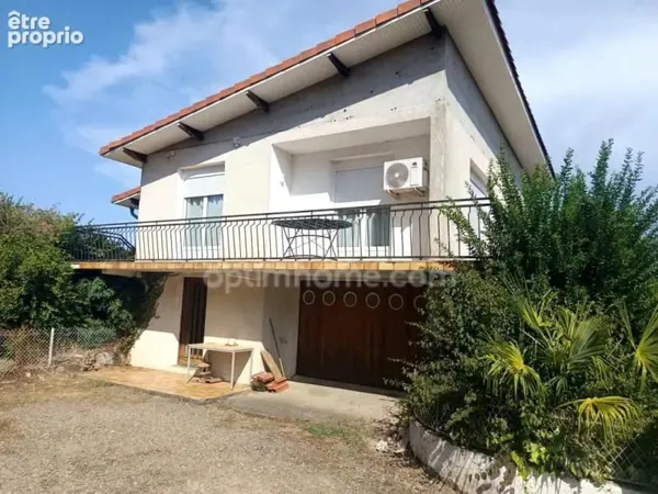 Maison des hauteurs avec vue dégagée et fort potentiel - 1300 m² de terrain