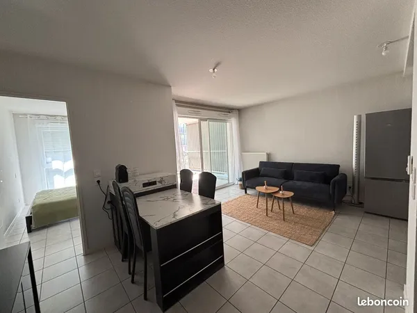 SUPERBE APPARTEMENT LUMINEUX MEUBLÉ 63 m² - 2 CHAMBRES - GRANDE TERRASSE & PARKING COUVERT