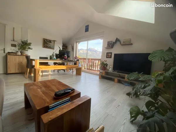 Beau T3 avec vue montagne