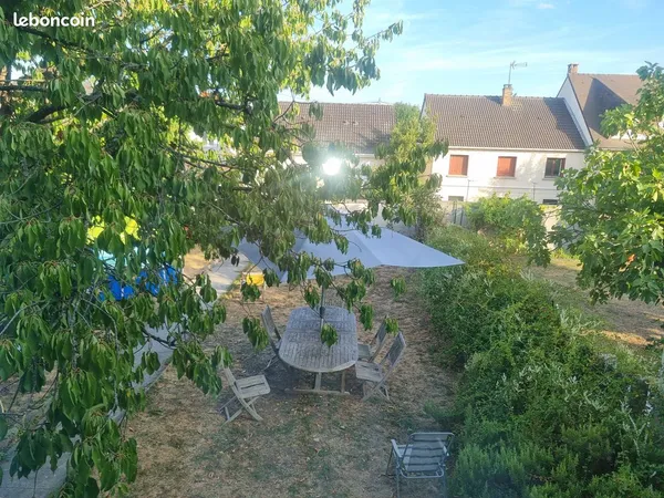 Chambre meublée dans maison et jardin VILLEPINTE - VERT GALANT