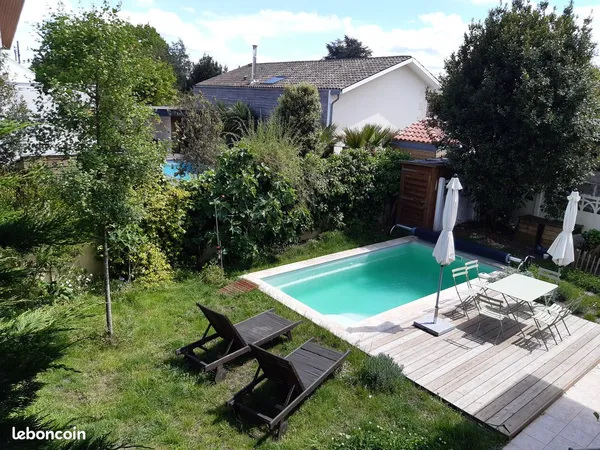 Maison lumineuse avec piscine à Pessac centre