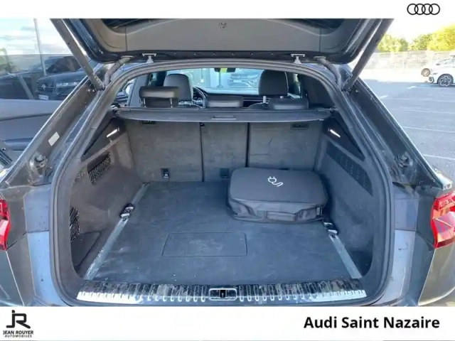 Audi Q8 55 tfsi e 381 tiptronic 8 quattro — photo 32