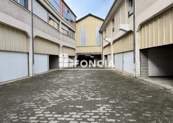 PLATEAU - Stationnement rue Carnot