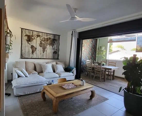 Appartement T3 avec terrasse et varangue