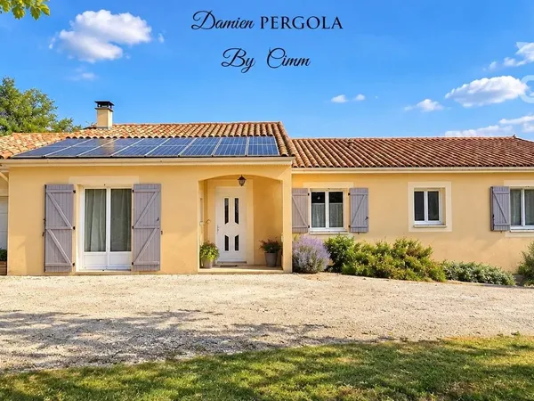 Coup de cœur à Aubas – Maison de plain-pied avec géothermie, panneaux solaires et grand terrain