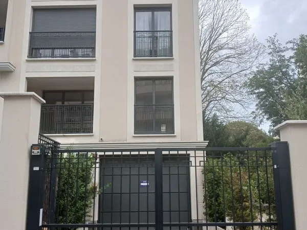 Parking au 2eme sous-sol Saint Cloud 92210
