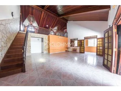 VIDÉO - Ens. immobilier de 300 m² (T6+T3+T2)