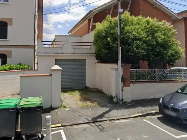 Garage deux places + place de parking extérieure + cellier - toulouse
