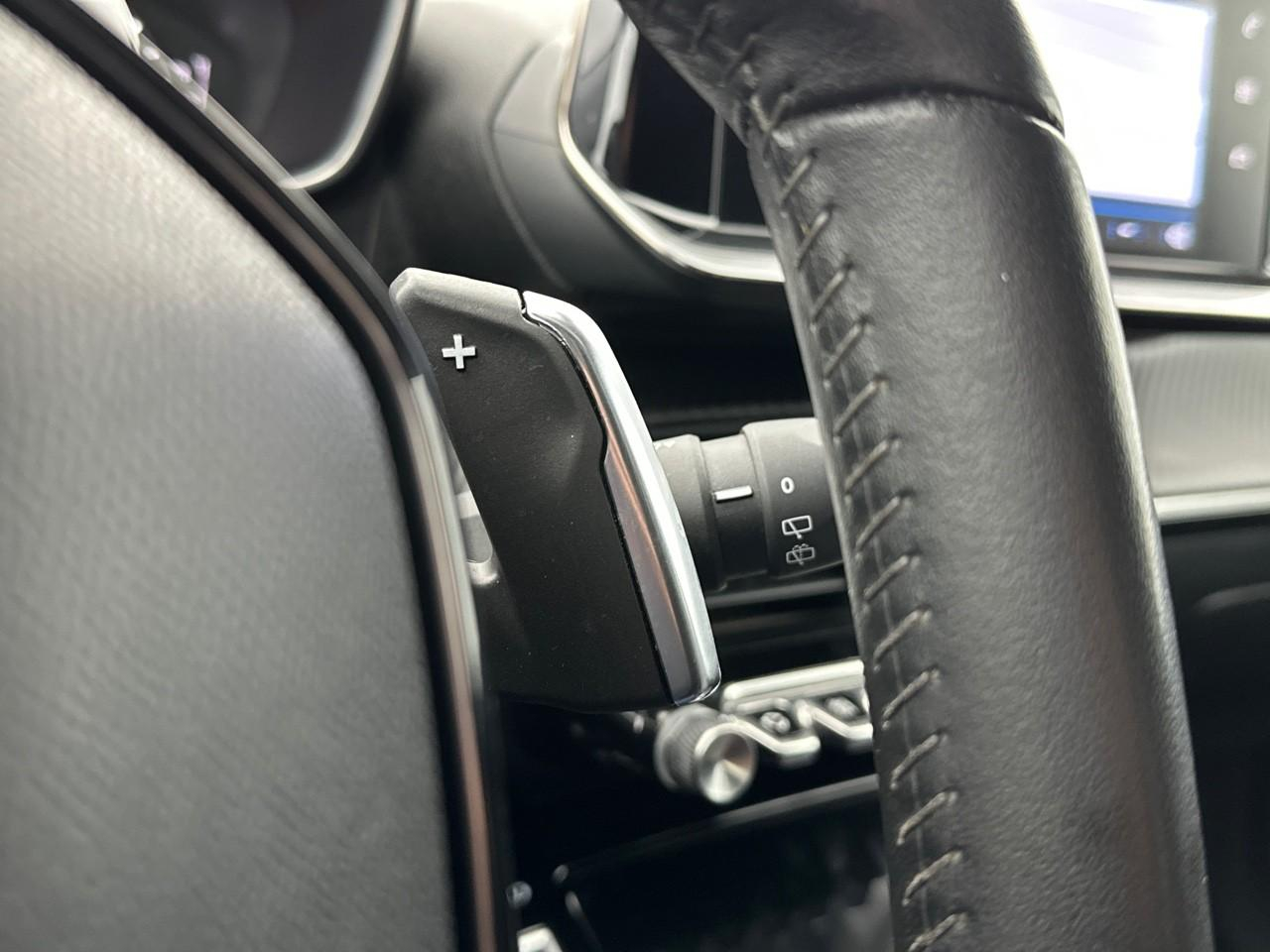 Peugeot 2008 puretech 130 s&s eat8 allure pack — photo 20