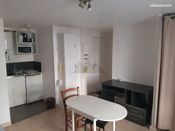 Studio 1 pièce 19 m²