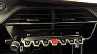 Peugeot 2008 1.2 Hybrid 145ch GT e-DCS6 — photo 26